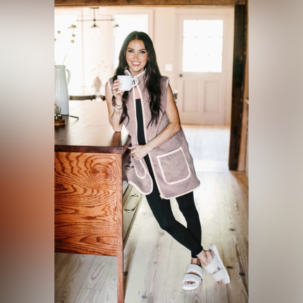 Smash + Tess Women's Sleeveless Fleece Vest - Brown